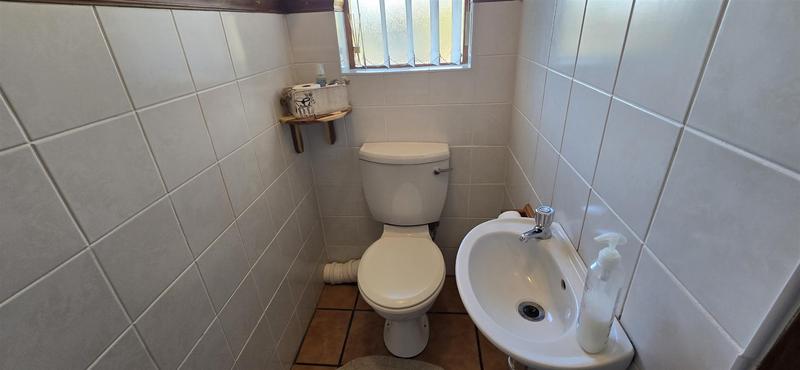 4 Bedroom Property for Sale in Southern Cross Western Cape